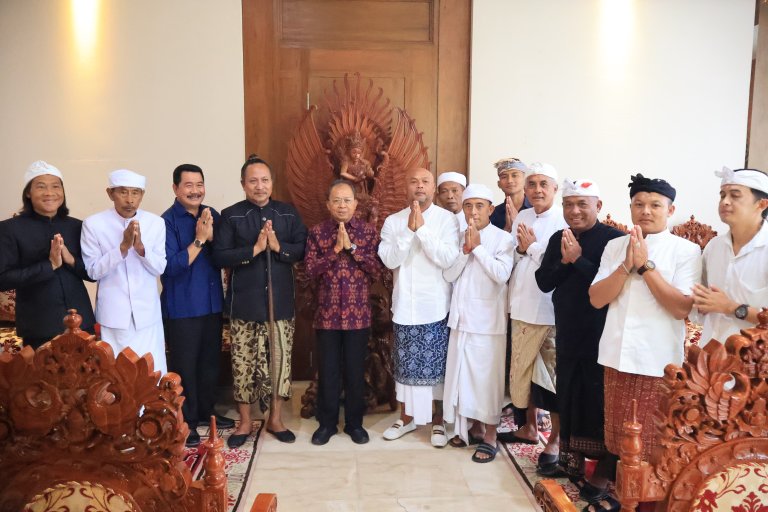 Gubernur Koster Dukung Penuh Karya dan Renovasi Pura Ulun Danu Batur